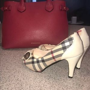 Burberry Peeptoe heels